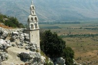 Игуман манастира Завала огласио се поводом недјељне литургије с бројним вјерницима
