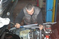 Продавци ауто-дијелова траже да откључају радње: Механичари не могу да раде без дијелова