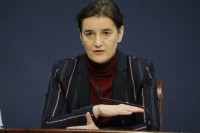 Brnabić: Razmišlja se i o zatvaranju velikih firmi na sedam do 14 dana