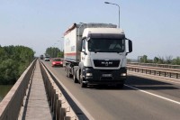 Превозницима смањење накнаде за ванредни превоз