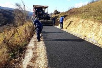 Почело асфалтирање пута до Милића брда