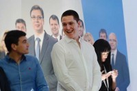 Vučićev sin stabilno, ali i dalje na infektivnoj klinici
