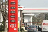 Smanjene cijene goriva, na nekim pumpama litar košta 1,5 KM