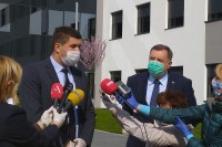 Додик: Идуће седмице стиже један респиратор у болницу “Србија”