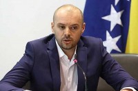 Radanović: ”Marš na Drinu” javno emitovati u svim opštinama u Srpskoj