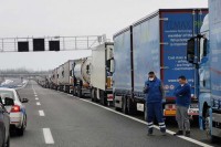 U Gradišci duga kolona teretnih vozila