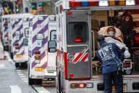 Broj preminulih u Americi porastao na 30.826