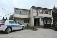 Napao i povrijedio dva policajca ispred Policijske stanice Pale