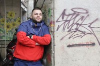 Cobi, ne ide gas: Reper svira frulu i svima para uši