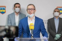 Томаш: Превоз из Аустрије Прњавор организује за 3.700 КМ, Амбасада БиХ за 12.700 КМ