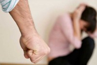 Odbornik HDZ u zatvoru, brutalno pretukao ženu pred djecom
