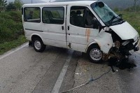 Kombi sletio s puta, povrijeđen suvozač