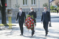 Положени вијенци на Тргу палих бораца.