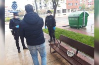 Španci kao kućne ljubimce šetaju kokoške, igračke i ribe u posudi
