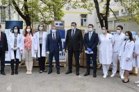 Zatler uručio zaštitnu opremu i reagense Institutu za javno zdravstvo