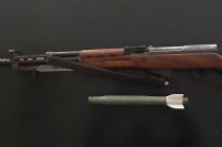 Oduzeti tromblon i poluautomatska puška