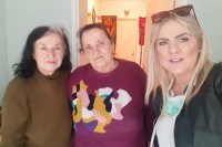 Дрвар: Стигла помоћ из Србије, подијељено 200 пакета