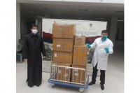 Епархија бањалучка донирала 12.500 заштитних маски УКЦ-у и уплатила 72.000 КМ у Фонд солидарности