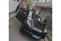 Bježao “poršeom” ulicama Sarajeva, pa potegao pištolj na policiju