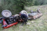 Zvornik: Poginuo prilikom prevrtanja traktora