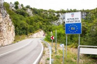 Državljani BiH ni uz negativan nalaz na koronu do daljnjeg ne mogu u Hrvatsku