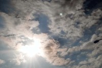 Прије подне облачно са слабом кишом, поподне разведравање