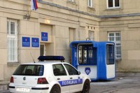 Policija u Gacku privela dva muškarca kod kojih je pronašla pušku: Pucali iz „golfa“ dok su prolazili kroz naselje