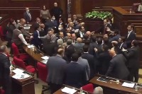 Sukob u jermenskom parlamentu nakon kratke rasprave VIDEO