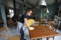 Унија удружења послодаваца: Угоститељи ће моћи послуживати госте и унутар објекта