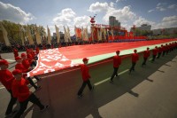 Хиљаде људи марширало је данас у центру Минска.
