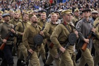 Хиљаде људи марширало је данас у центру Минска.