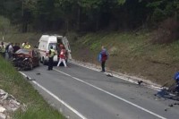 Direktan sudar dva automobila kod Sarajeva, troje povrijeđenih