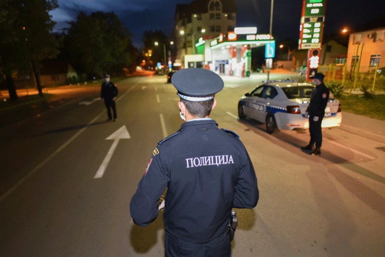 Припадници МУП-а патролирају на улицама Бањалуке.