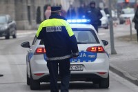 Pijan "golfom" udario u "ladu nivu" i završio u bolnici