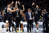 Partizan bira između dva puta