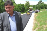 Завршава се асфалтирање на три путна правца у Новом Граду