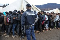 Predstavnici Srba zatražili rješavanje problema sa migrantima: Spriječiti da cijela Lipa postane migrantski kamp
