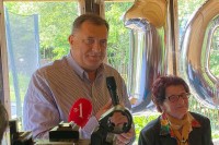 Додик je приредио изненађење баки Мари Крагуљ дошавши на прославу њеног 100. рођендана