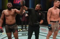 UFC: Sudijama “pune ruke posla”, Blejds porazio Volkova