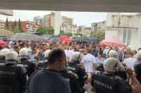 Haos u Budvi: Nakon prekršenog dogovora uslijedili fizički obračuni, Carević u svojoj fotelji