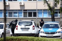 Komšiji prijetio i prepriječio mu put, policija ga uhapsila i otkrila arsenal oružja