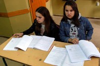 Пред ђацима десет нових уџбеника