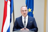Grlić Radman: Hrvatska će poštovati odluku EU o granicama, pa i kada je riječ o BiH