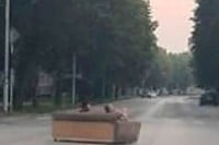 Identifikovane osobe koje su sjedile na trosjedu na raskrsnici