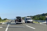 Automobil prešao u suprotnu traku na autoputu Banjaluka - Gradiška i izazvao udes