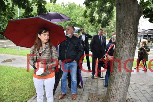Српски члан Предсједништва БиХ Милорад Додик гласао је данас у Бањалуци за изборе у Србији.