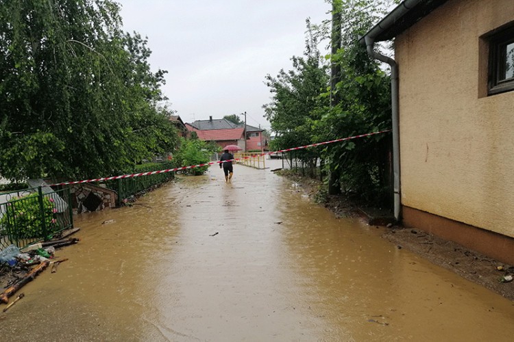 Обилне падавине донијеле бројне проблеме.