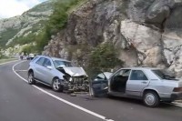 Detalji stravične saobraćajna nesreće u Mladikovini kod Teslića: Dječak poginuo u direktnom sudaru