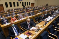 Čudni rezultati glasanja na posljednjoj sjednici Narodne skupštine: Prevrtali papire pa pritiskali pogrešno dugme