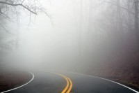 Магла у котлинама и на планинама смањује видљивост